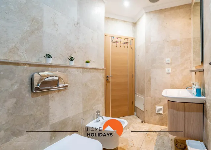 #129 Walk Everywhere Apartment *